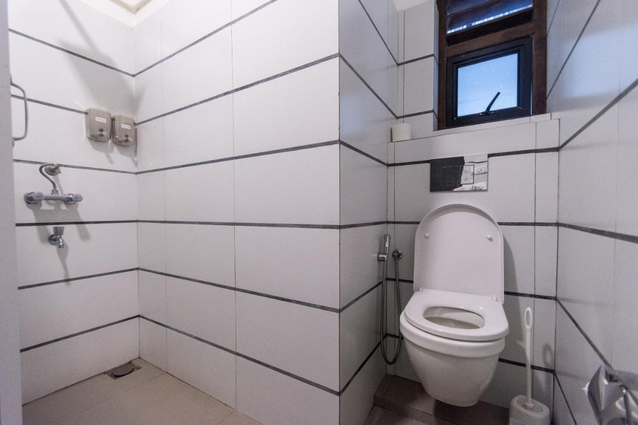 My Little Island Hostel Коломбо Екстер'єр фото
